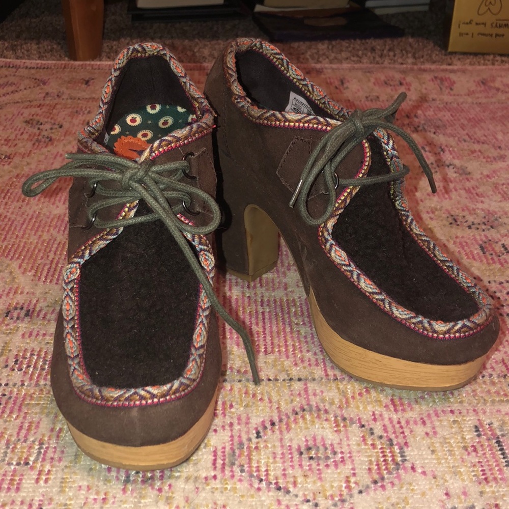 Rocket Dog Heels